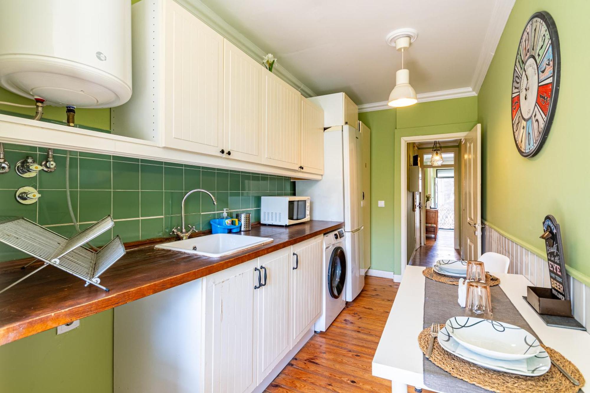 In The Typical Neighborhood- Graca Apartment Lissabon